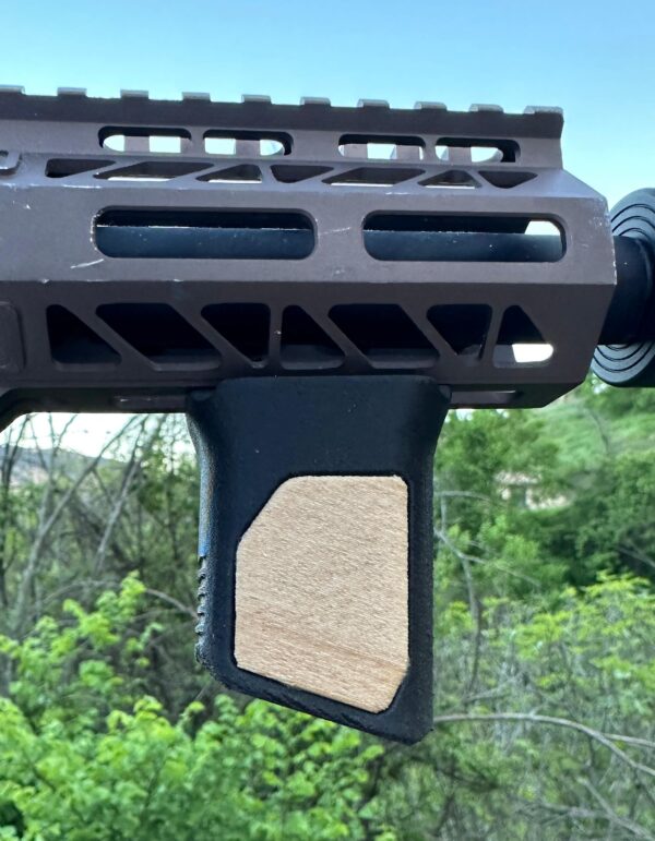 Empuñadura Airsoft Vertical Corta Táctica - Compatible con M-LOK/Keymod y Picatinny  – Placas Efecto Madera de Pino - Imagen 6