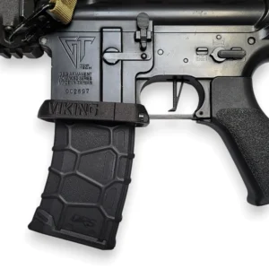 Foto de estudio limpia del magwell para HK416 AEG airsoft montado en la réplica con un cargador insertado