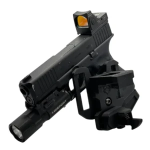 Funda de extracción rápida con Glock 45 Gen 5 VFC equipada con linterna y RMR.